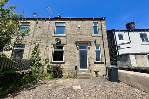 2 bedroom semi-detached house to rent, Harbour Road, Bradford BD6