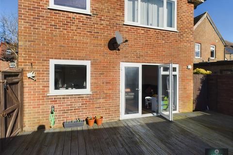 3 bedroom maisonette for sale, Hazelwick Road, Crawley RH10