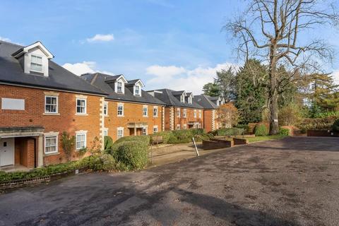 3 bedroom flat for sale, Oxted,  Surrey,  RH8