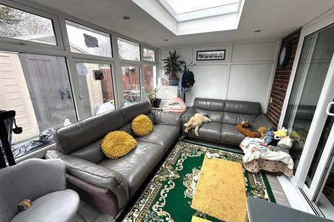 5 Dockwell Close, Feltham, TW14 0QA