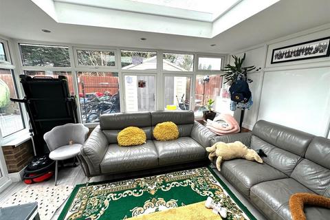 5 Dockwell Close, Feltham, TW14 0QA