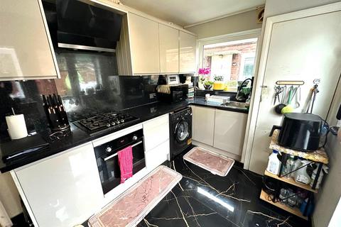5 Dockwell Close, Feltham, TW14 0QA