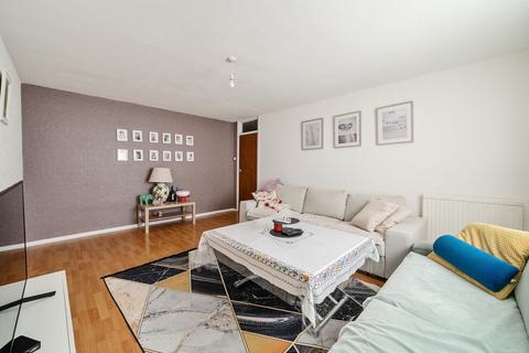 2 bedroom apartment for sale, Princes Road, ROMFORD RM1