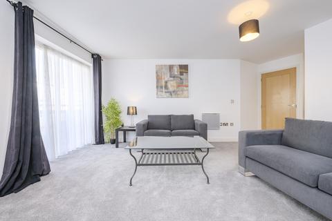 2 bedroom flat for sale, Trafalgar Gardens, Crawley RH10