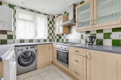 3 bedroom flat to rent, Bulow Court, Pearscroft Road, London