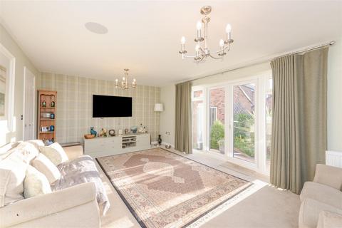 4 bedroom detached house for sale, Manston View, Tamworth