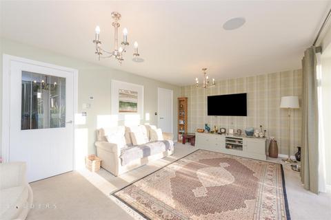 4 bedroom detached house for sale, Manston View, Tamworth