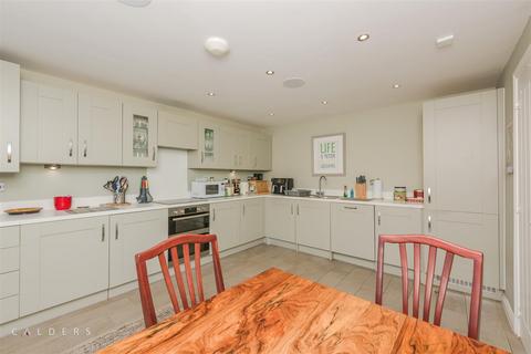 12 Manston View, Tamworth, B79 8TH