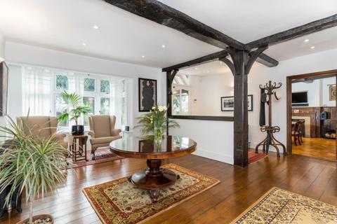 6 bedroom manor house for sale, High Street, Whitchurch