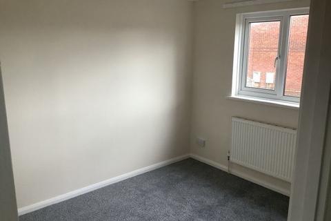 2 bedroom terraced house to rent, Spruce Gardens, Plymouth PL7