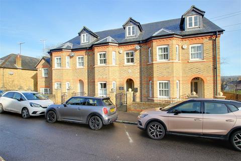 4 bedroom terraced house to rent, Torrington Road, Berkhamsted