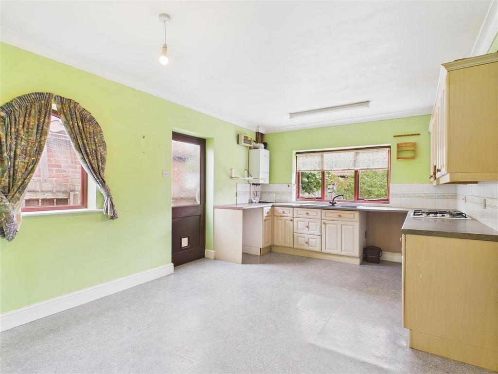 Dining kitchen