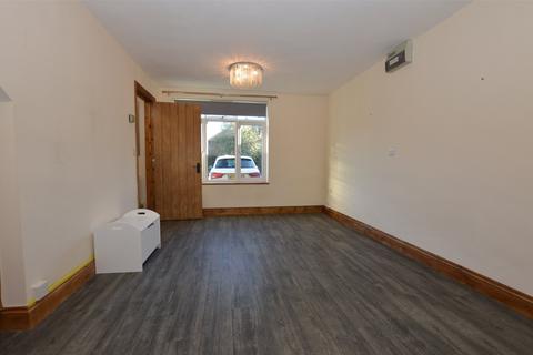 2 bedroom terraced house to rent, Lynn Walk, Surrey RH2