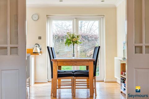 26 Monro Drive, Guildford, GU2 9PS