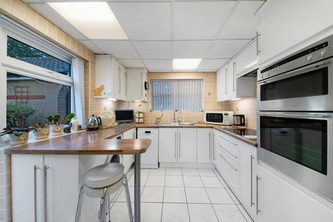 11 Turnpike Drive, Orpington, BR6 7SJ
