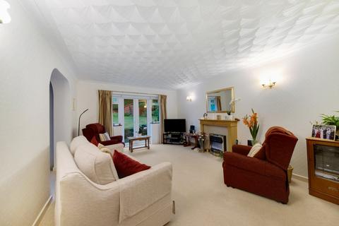 11 Turnpike Drive, Orpington, BR6 7SJ