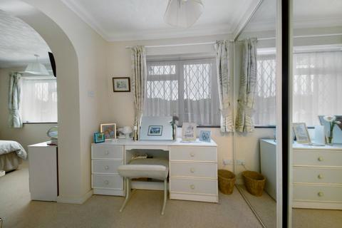 11 Turnpike Drive, Orpington, BR6 7SJ
