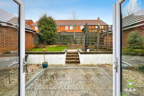 22 Cleeve Road, Basingstoke, RG24 9RZ
