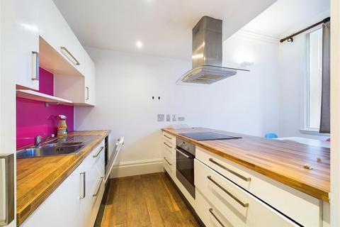 2 bedroom flat to rent, Apt 3 The Waterhouse, 87a Pinstone Street, Sheffield, S1 2HJ