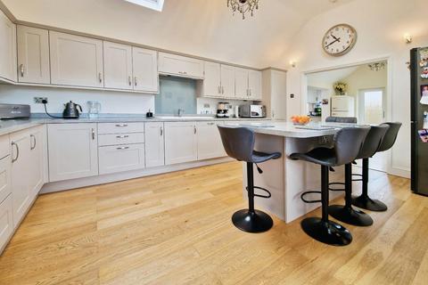 5 bedroom detached bungalow for sale, Quietways, Stonehouse