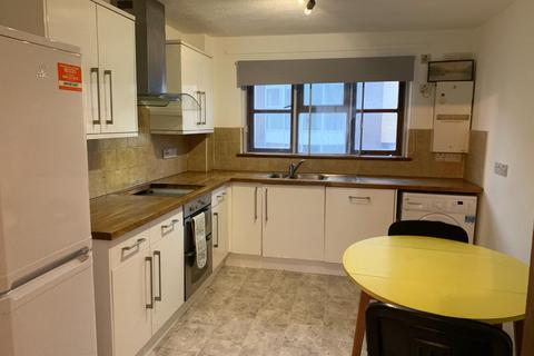 1 bedroom apartment to rent, Hanworth Road, Hounslow TW3