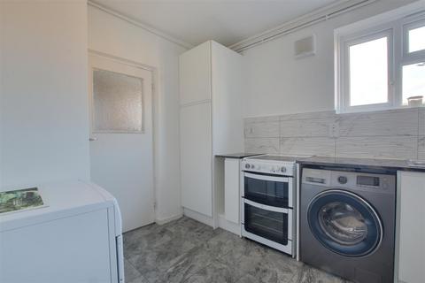 2 bedroom apartment for sale, Baker Street, Enfield