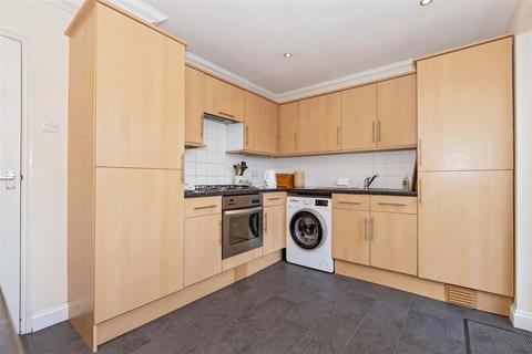 21 Ashwood Close, Worthing, BN11 2AF