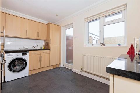 21 Ashwood Close, Worthing, BN11 2AF
