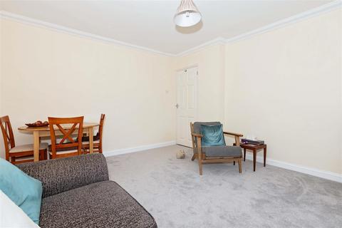 21 Ashwood Close, Worthing, BN11 2AF