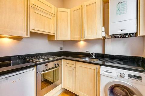 Studio to rent, Nevern Road, London, SW5