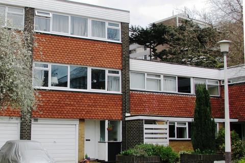 4 bedroom terraced house to rent, Lakeside, Edgehill Road, West Ealing