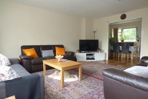 4 bedroom terraced house to rent, Lakeside, Edgehill Road, West Ealing