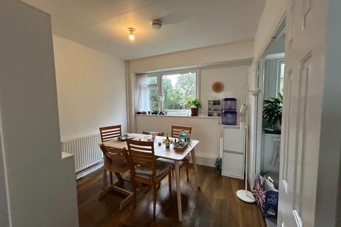 4 bedroom terraced house to rent, Lakeside, Edgehill Road, West Ealing