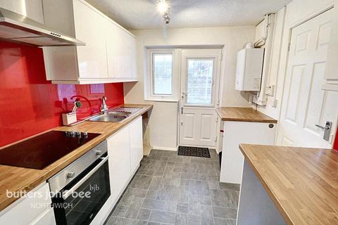 2 bedroom semi-detached house for sale, London Road, Northwich