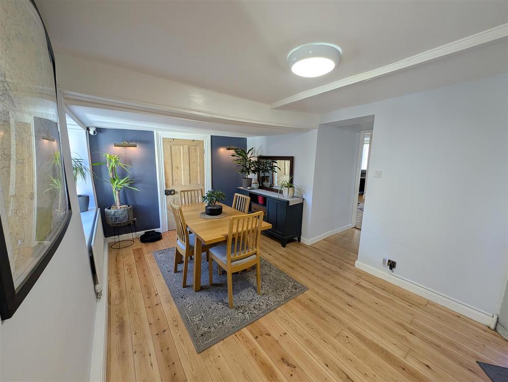 Open Plan Kitchen and Dining Room