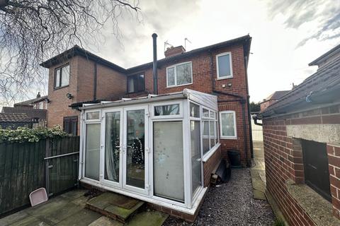 2 bedroom semi-detached house to rent, The Oval,  Leeds, LS14