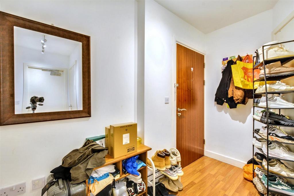 Hallway 2.jpeg