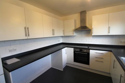 2 bedroom maisonette to rent, High Street, Hornchurch, Essex, RM12