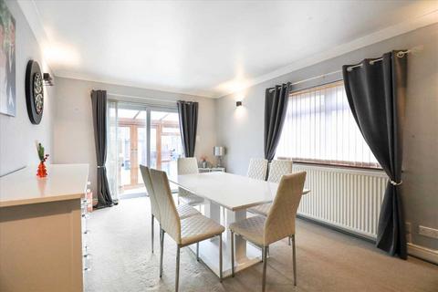 3 bedroom end of terrace house for sale, Pioneer Avenue, Burton Latimer