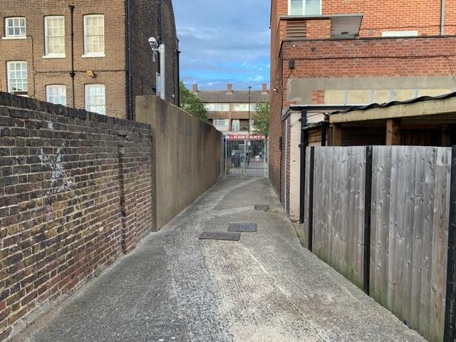 Alley - Killarney Court T202501231502.jpg