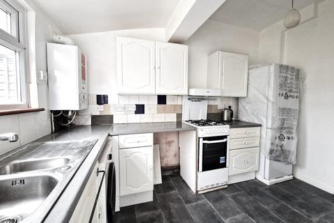 3 bedroom terraced house to rent, Eltisley Road, Ilford IG1 2EP