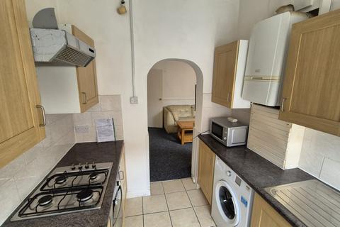 3 bedroom terraced house to rent, Eva Street, M14 5NX