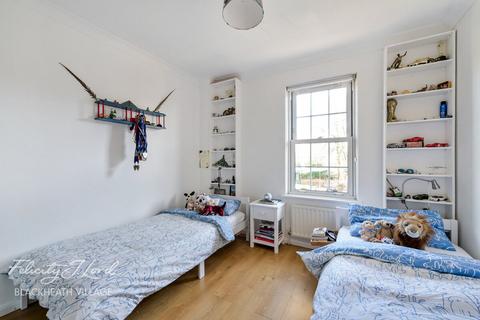 70 Ryculff Square, London, SE3 0SW