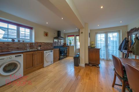 3 bedroom end of terrace house for sale, Chelford Road, Knutsford