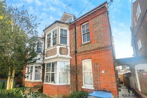 2 bedroom flat to rent, Richmond Avenue, West Sussex PO21