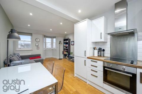 2 bedroom flat for sale, Clarence Square, Brighton