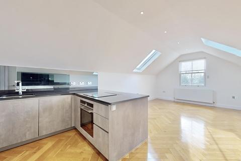 2 bedroom flat to rent, Mount Park Crescent, London, W5