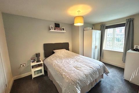 2 bedroom flat for sale, Wyggeston Street, Burton-on-Trent, Staffordshire, DE13