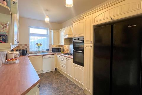 4 bedroom semi-detached house for sale, West Road, Nottage, Porthcawl, Bridgend County Borough, CF36 3SN