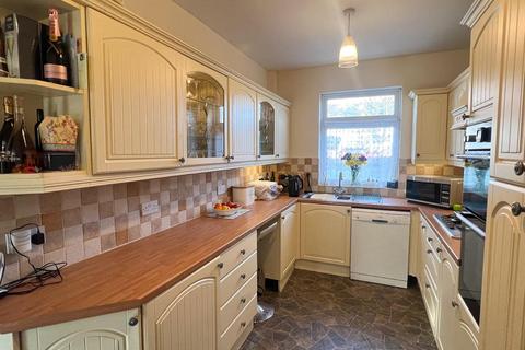 4 bedroom semi-detached house for sale, West Road, Nottage, Porthcawl, Bridgend County Borough, CF36 3SN